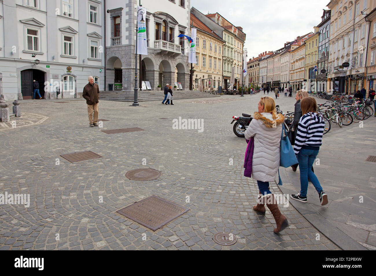 Leute auf der Straße, Ljubljana, Slowenien Stockfoto