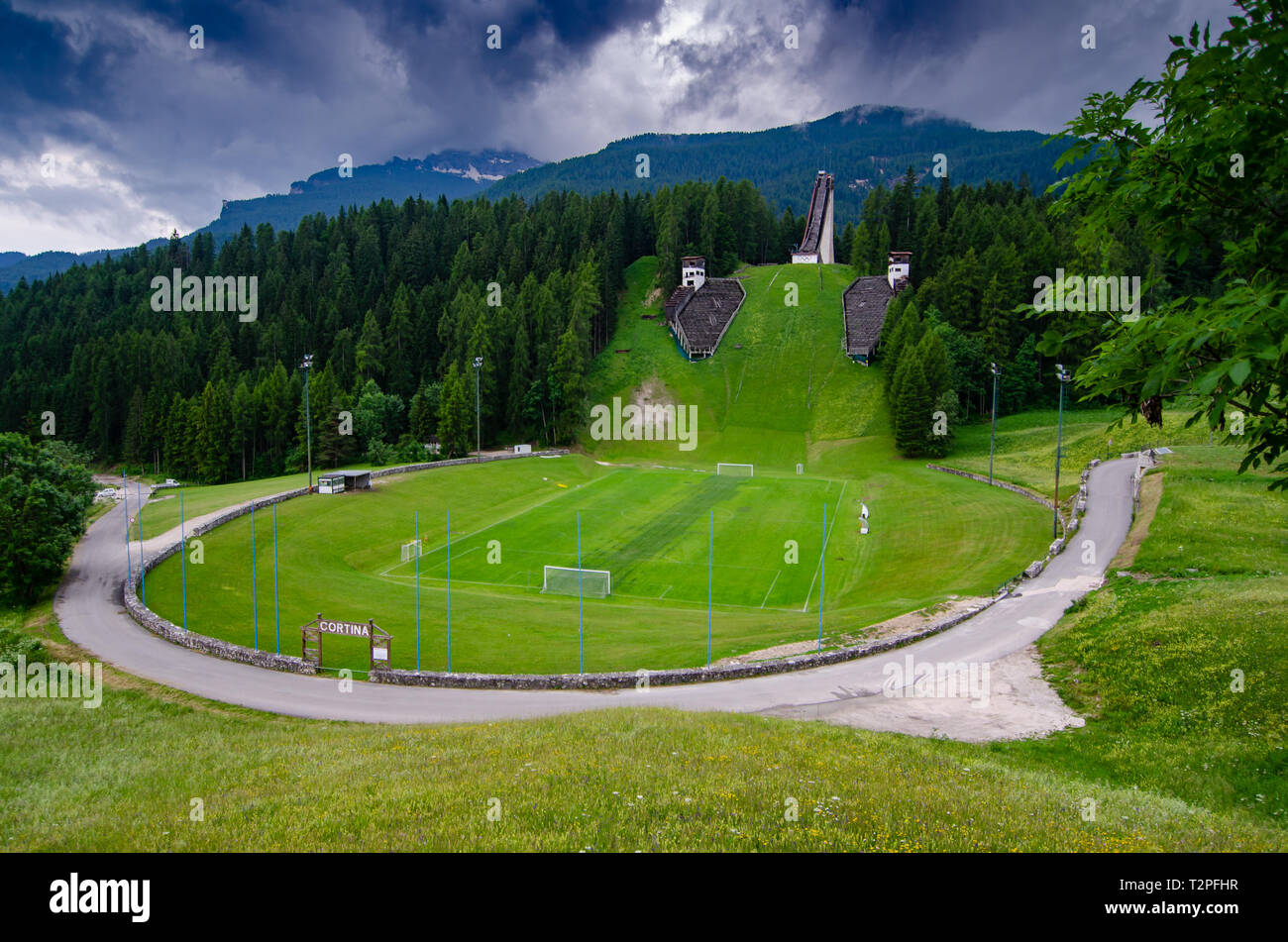 Die 1956 Olympischen Sprungschanze in Cortina, Italien. Im James Bond Film 1981 für Ihre nur Augen verwendet Stockfoto