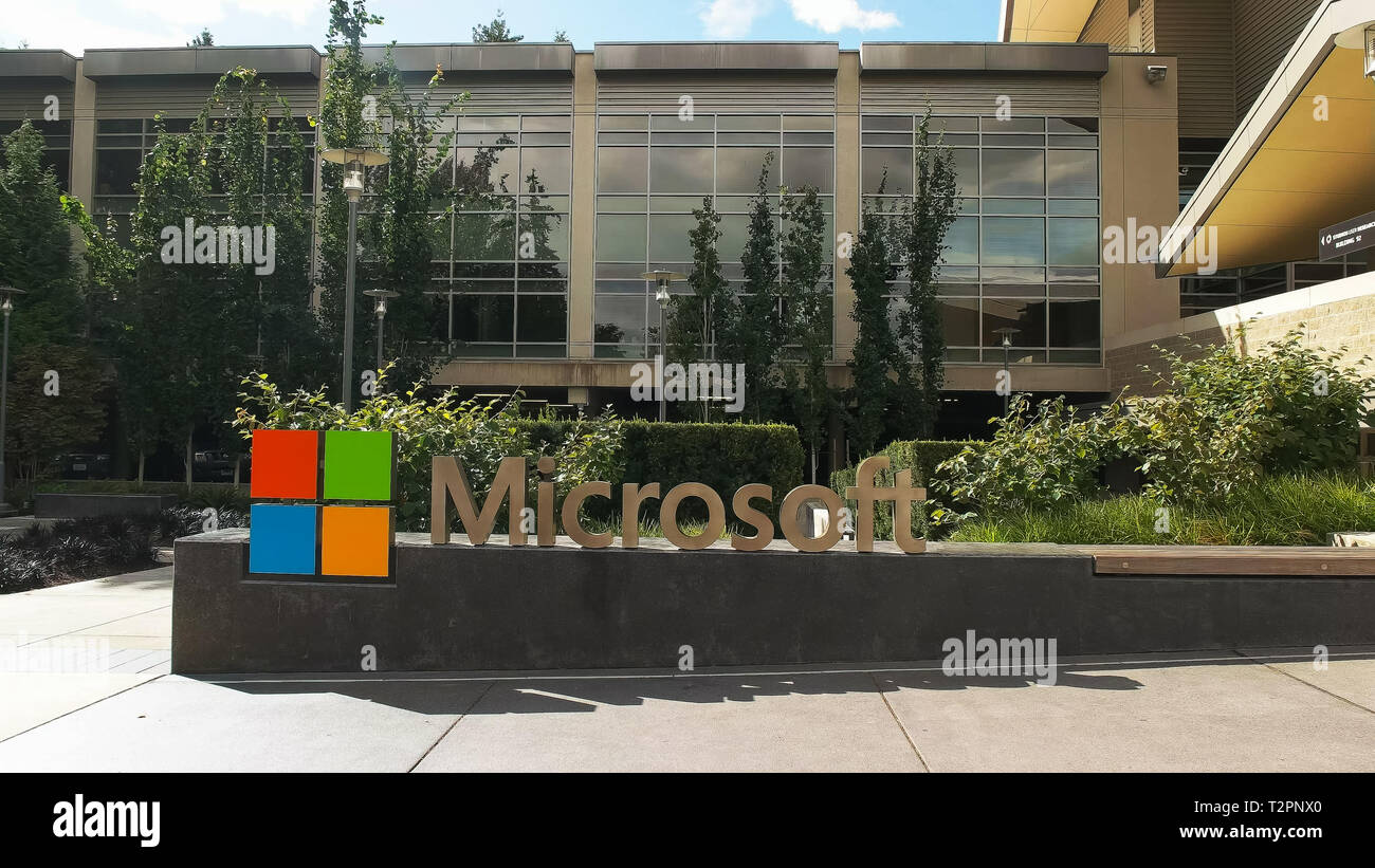REDMOND, Washington, USA - 3. SEPTEMBER 2015: Außenansicht von Microsoft Redmond Hauptquartier. Microsoft ist ein multinationales Unternehmen mit Spezia Stockfoto