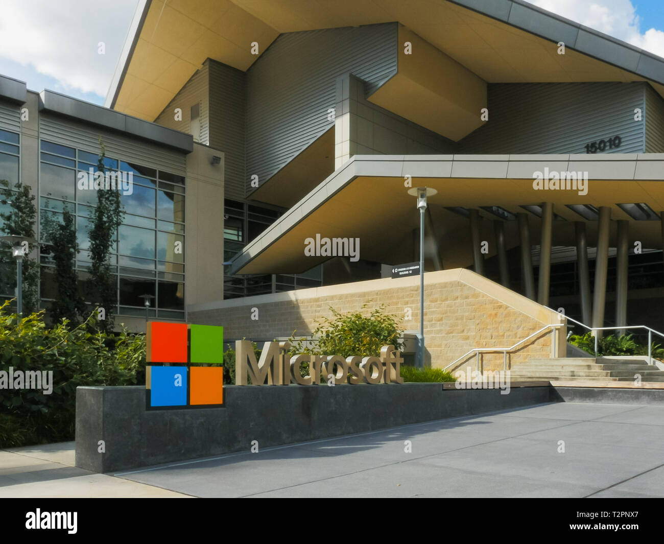 REDMOND, Washington, USA - 3. September 2015: In der Nähe Außenansicht des Microsoft Hauptquartier. Microsoft ist ein multinationaler Konzern speciali Stockfoto