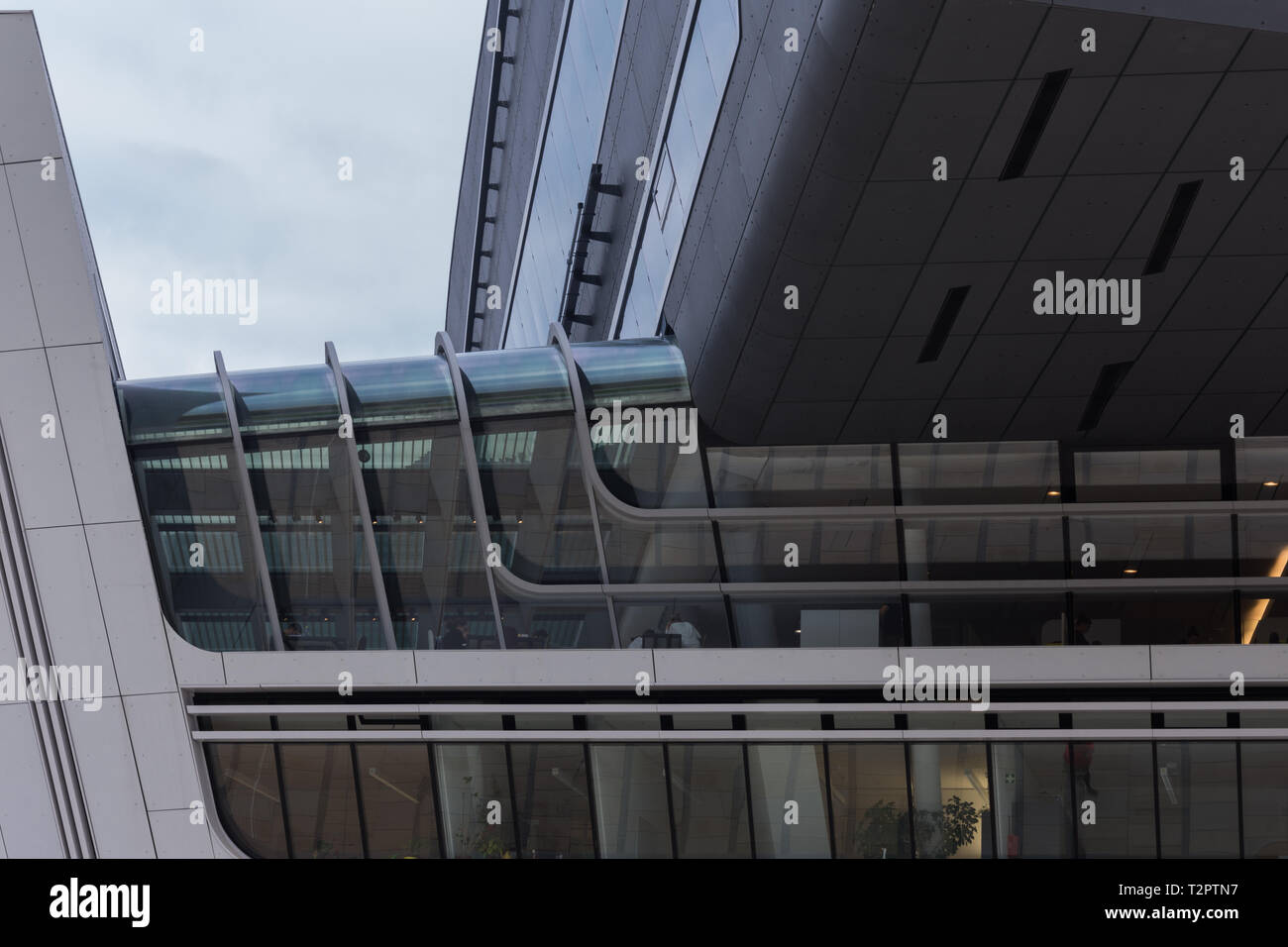 Wien/Österreich/November 12, 2017: Parametrische Exterieur von Zaha Hadids Bibliothek Gebäude in Wien. Stockfoto