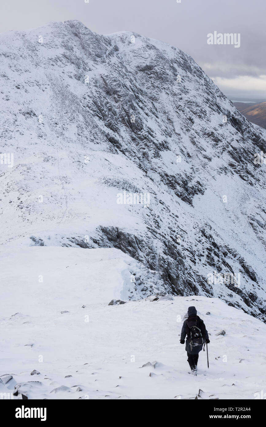 Winter Aufstieg der Sgurr na-h-Ulaidh, Schottland Stockfoto