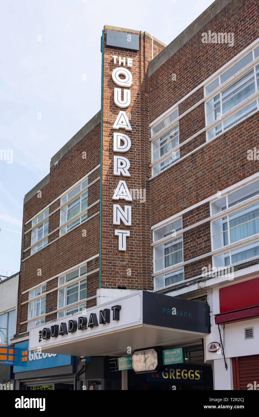 Eingang zu den Quadranten, Arcade, Market Place, Romford, London Borough von Havering, Greater London, England, Vereinigtes Königreich Stockfoto