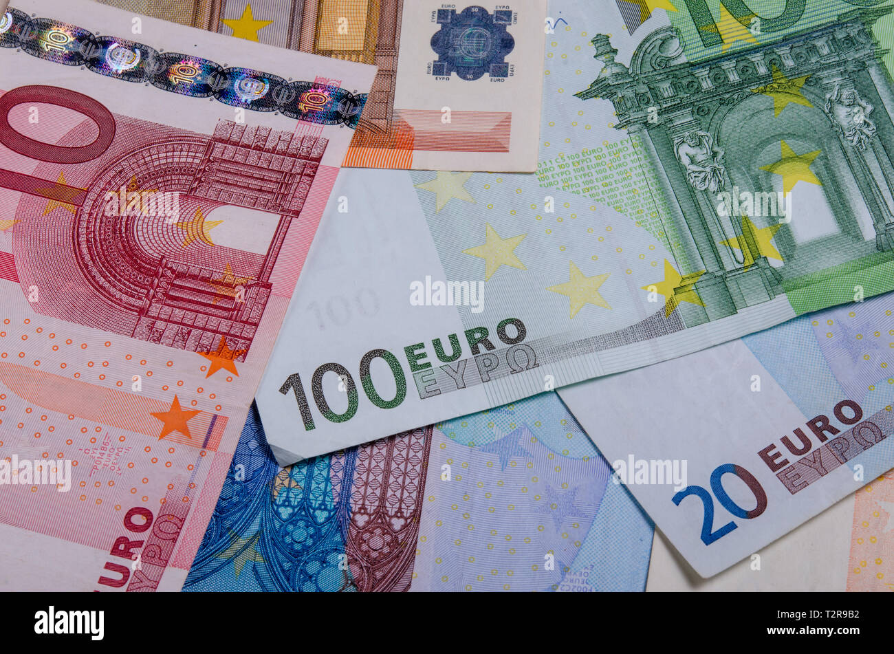 Euro-banknoten aus der ersten Serie von verschiedenen Konfessionen. Stockfoto