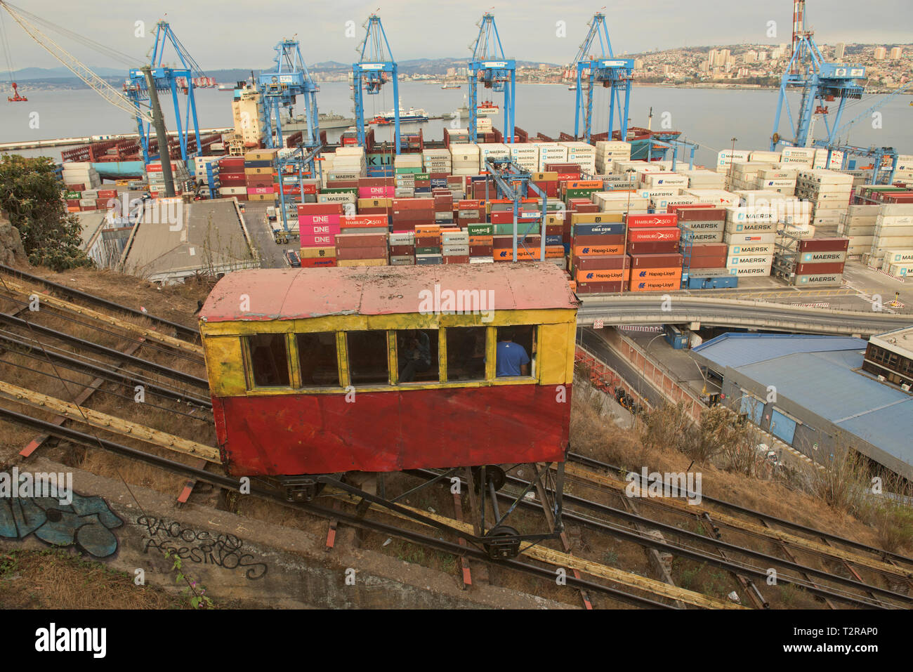 Die historische Ascensor Artilleria Standseilbahn in UNESCO Weltkulturerbe Valparaiso, Chile Stockfoto