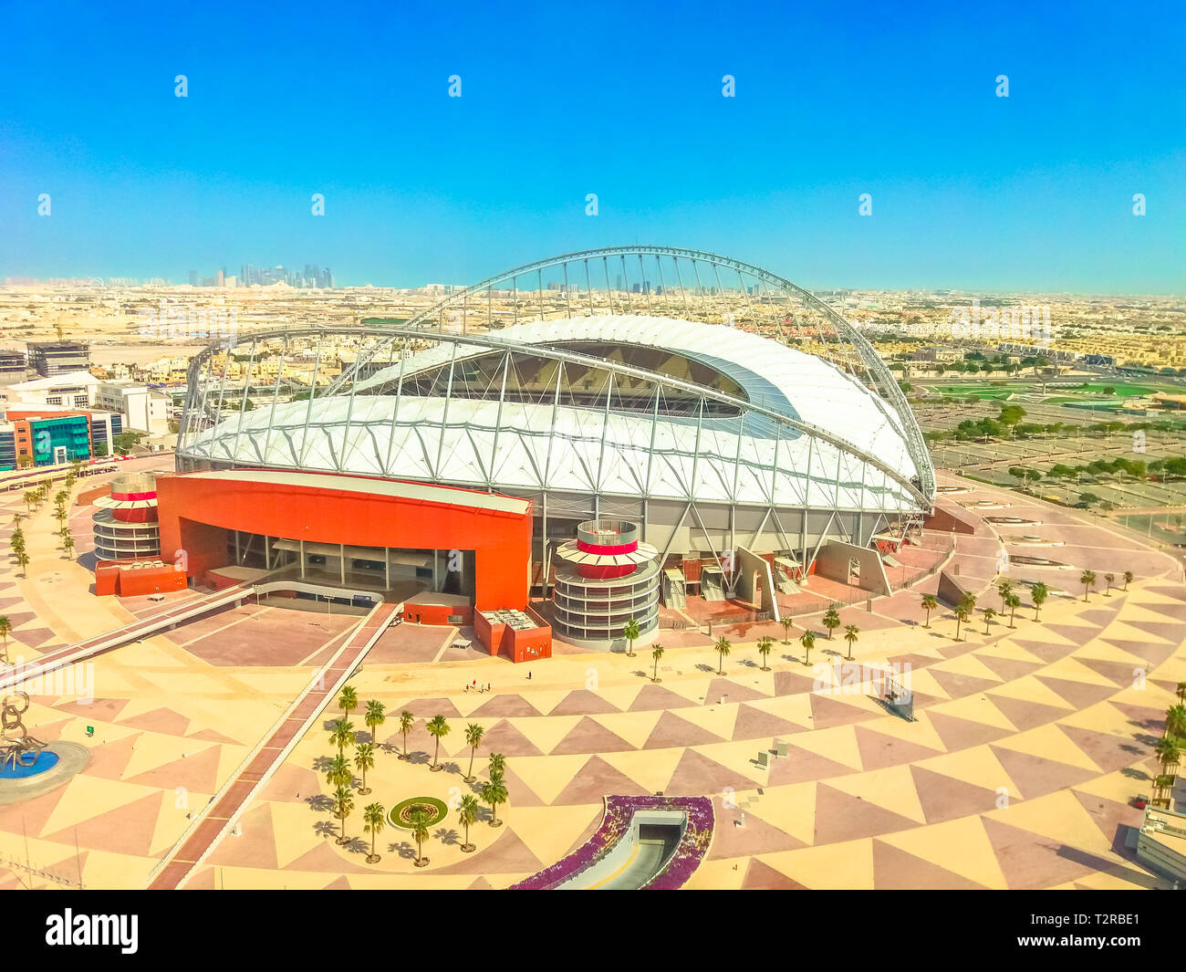 Doha, Katar - 21. Februar 2019: Luftaufnahme der Khalifa International Stadium oder National Stadium, dem Qatar wichtigsten Fußball-Stadion in Aspire Park. Stockfoto