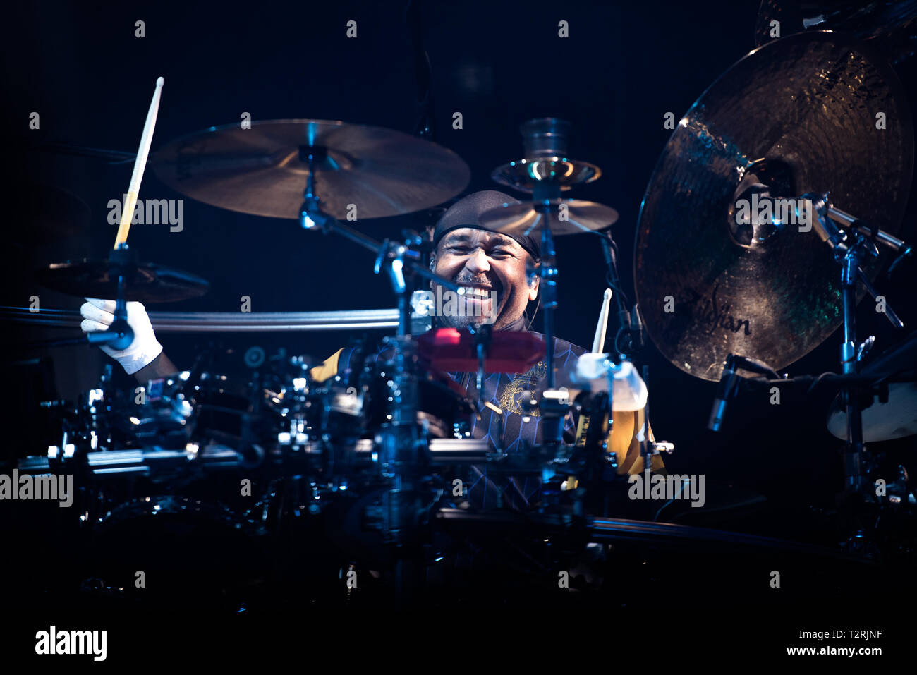 Mailand, Italien. 03 Apr, 2019. Carter Beauford, Schlagzeuger der amerikanischen Band Dave Matthews Band, die live auf der Bühne in Mailand, auf dem Forum von Assago, für die European Tour der Band. Credit: Alessandro Bosio Credit: Alessandro Bosio/Pacific Press/Alamy leben Nachrichten Stockfoto