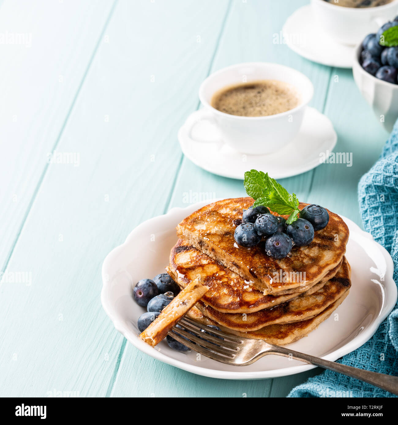 Leckere Pfannkuchen mit Schokolade Tropfen Stockfoto