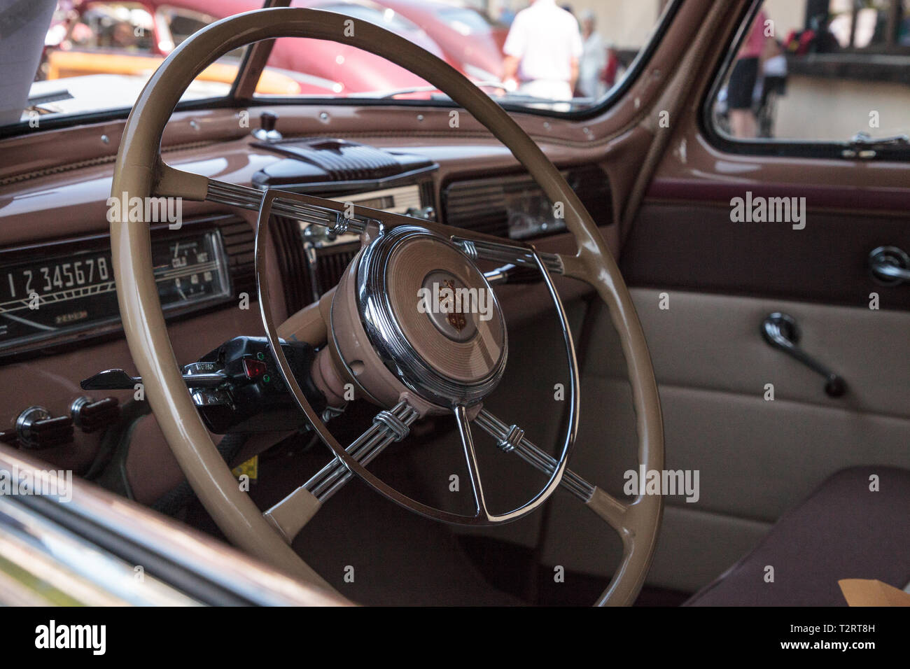 Naples, Florida, USA - März 23,2019: Schwarz 1940 Packard auf der 32. jährlichen Neapel Depot Classic Car Show in Naples, Florida. Nur redaktionell. Stockfoto