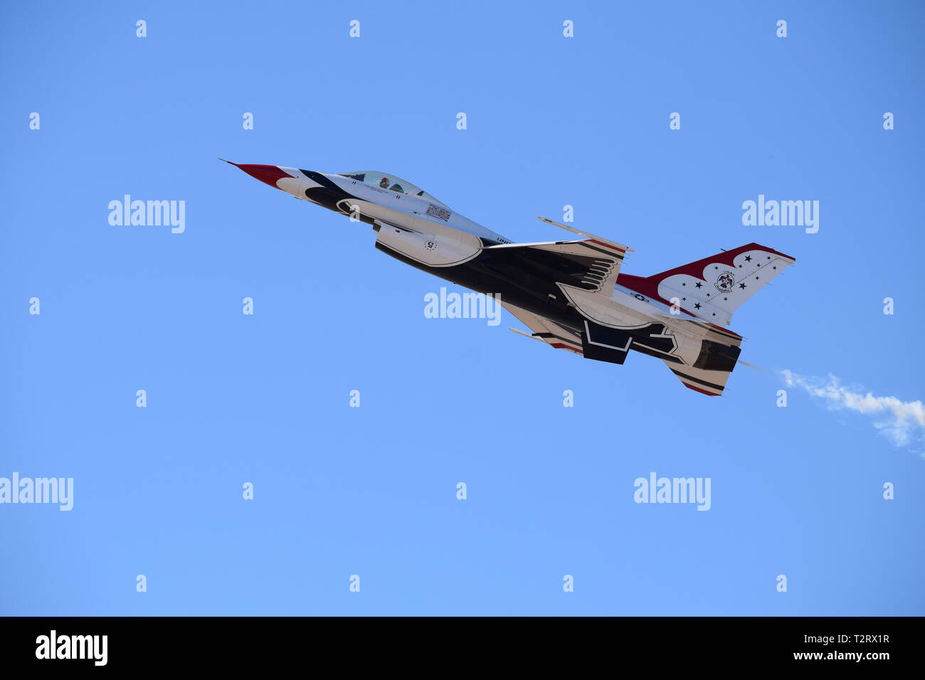 Der Premier United States Air Force Demonstration team Thunderbirds auf eine faszinierende Show Stockfoto