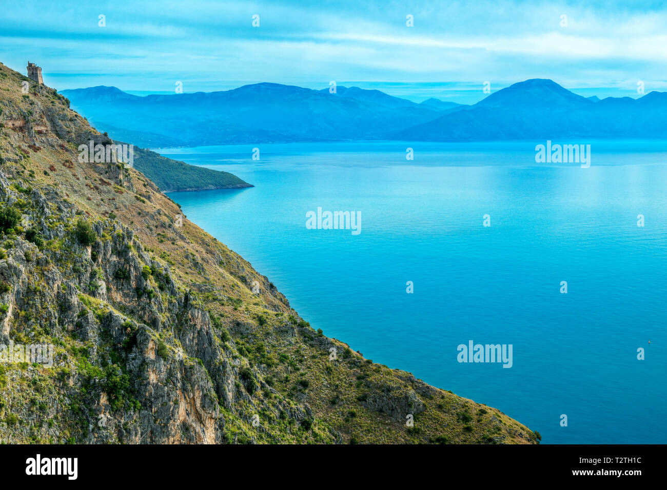 Italien, Kampanien, Cilento Nationalpark, Masseta und Infreschi Marine Protected Area, Morice Wachtturm und Golf von Policastro Stockfoto