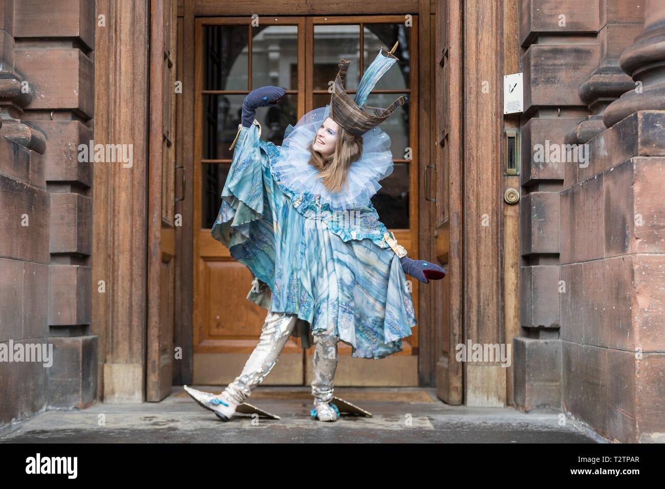 Edinburgh, Schottland, Großbritannien. 4. Apr 2019. Ikonische Zeichen von geliebten Familie Filme zum Leben als Teil einer spektakulären Präsentation der Kostüme von Studenten in Edinburgh die Hochschule der Kunst Performance Kostüm zeigen geschaffen werden. Viele Leistung kostüm Absolventen haben auf erfolgreiche Karrieren in Kino, Fernsehen und Theater gegangen. Absolventen haben auf Kinder des Blockbusters Paddington 2, Disney's Artemis Fowl und von Wes Anderson Isle von Hunden gearbeitet. Credit: Rich Dyson/Alamy leben Nachrichten Stockfoto