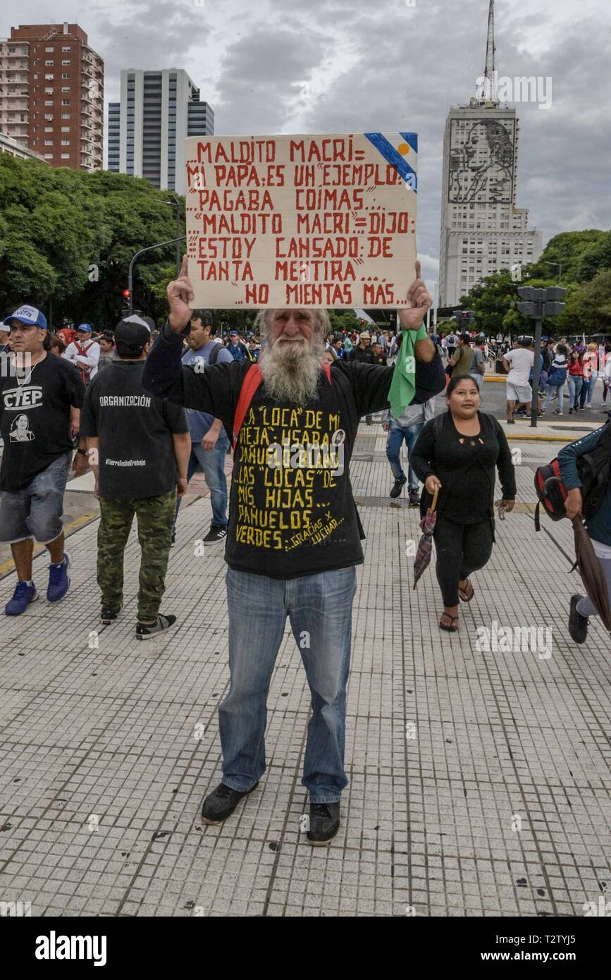 April 4, 2019 - massive Proteste gegen reg. Politik und der wirtschaftlichen Krise. (Bild: © maximiliano RamosZUMA Draht) Stockfoto