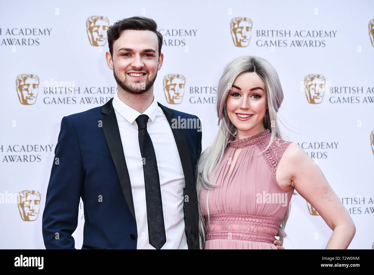 London, Großbritannien. 4. April 2019. Ali-A und Claire Arrivers an der British Academy Award (BAFTA) Spiele in der Queen Elizabeth Hall, Southbank Centre am 4. März 2019, London, UK. Bild Capital/Alamy leben Nachrichten Stockfoto