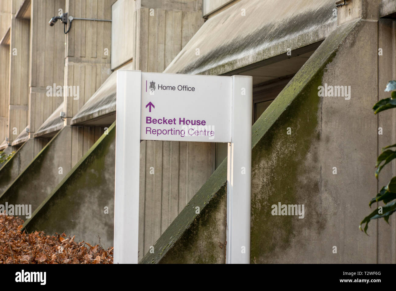 Zeichen außerhalb des Home Office Immigration Centre, Becket House Reporting Centre, St Thomas St, London, UK Stockfoto