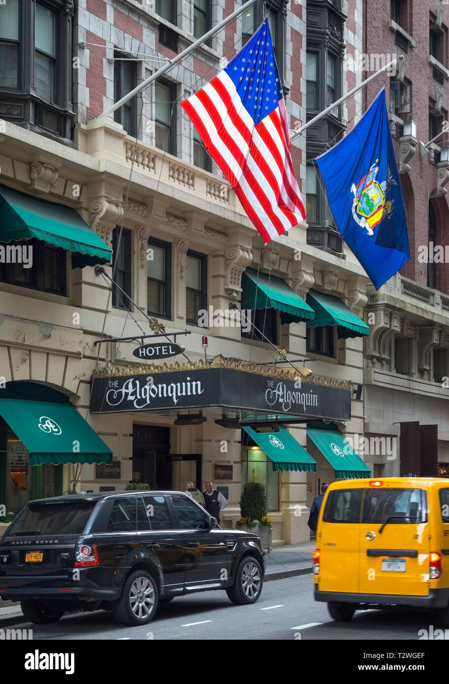 Die Algonquin Hotel, New York City, New York State, USA. Das Hotel, die ausgewiesen werden, ist ein New York City historisches Wahrzeichen, das 1902 eröffnet wurde. Es ist Stockfoto