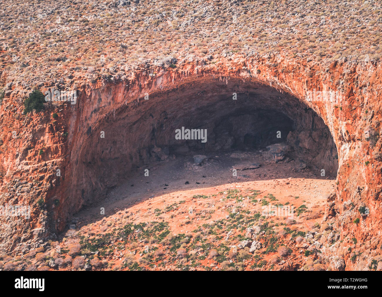 Natürliche riesige Höhle namens Tersanas. Insel Kreta, Griechenland. Sommer. Stockfoto