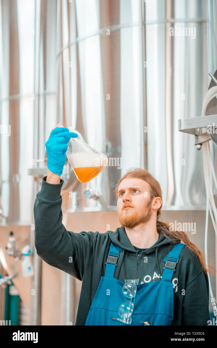 Der Bierherstellung in der Brauerei Qajaq, Narsaq, Grönland Stockfoto