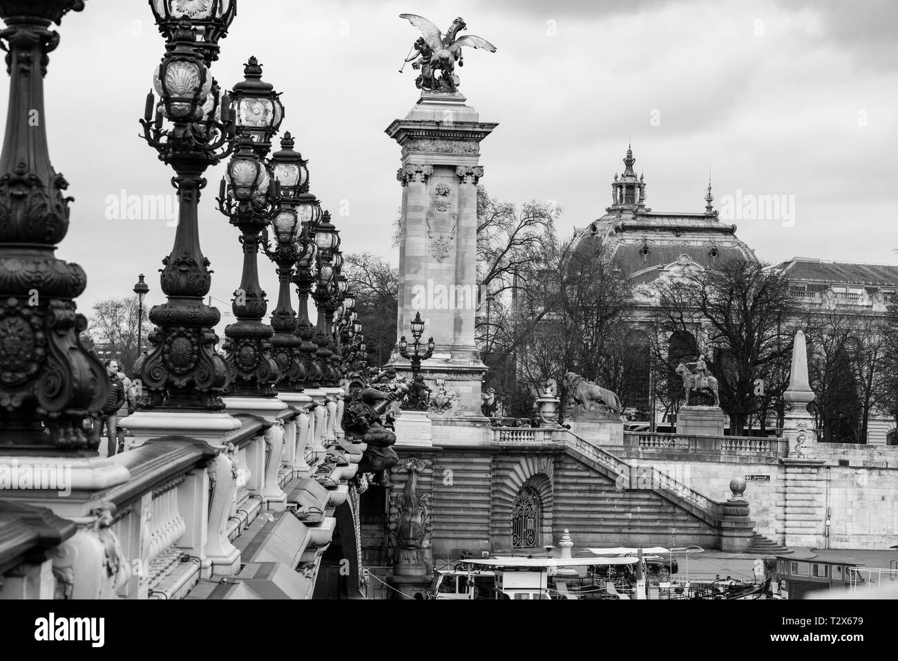 Pont Alexandre III (1896-1900) in Seineufer, Paris. Frankreich. Stockfoto