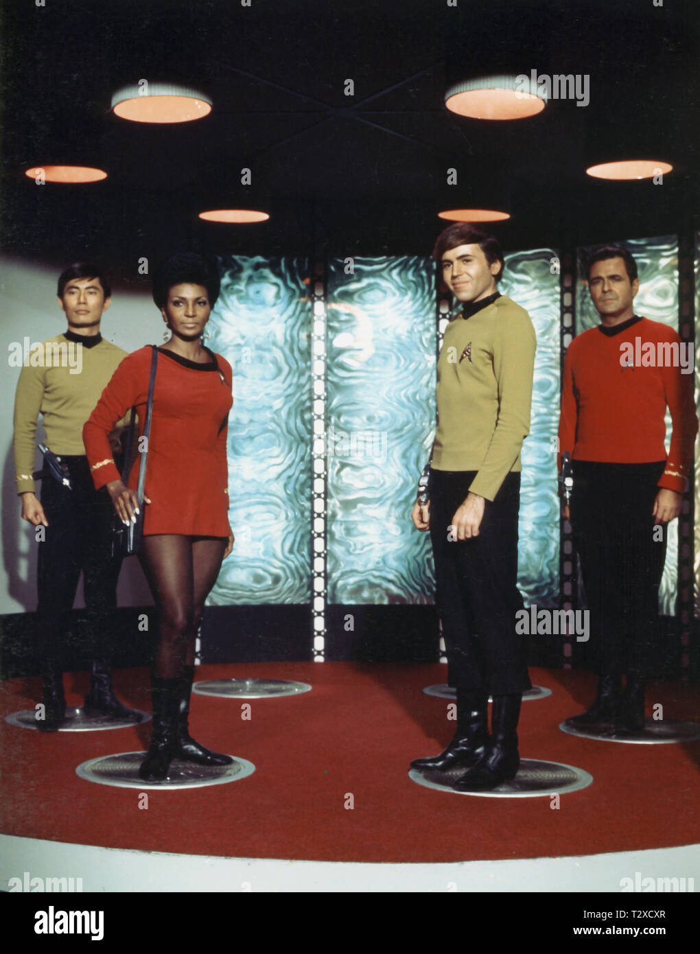 GEORGE TAKEI, Nichelle Nichols, WALTER KOENIG JAMES DOOHAN, STAR TREK, 1966 Stockfoto