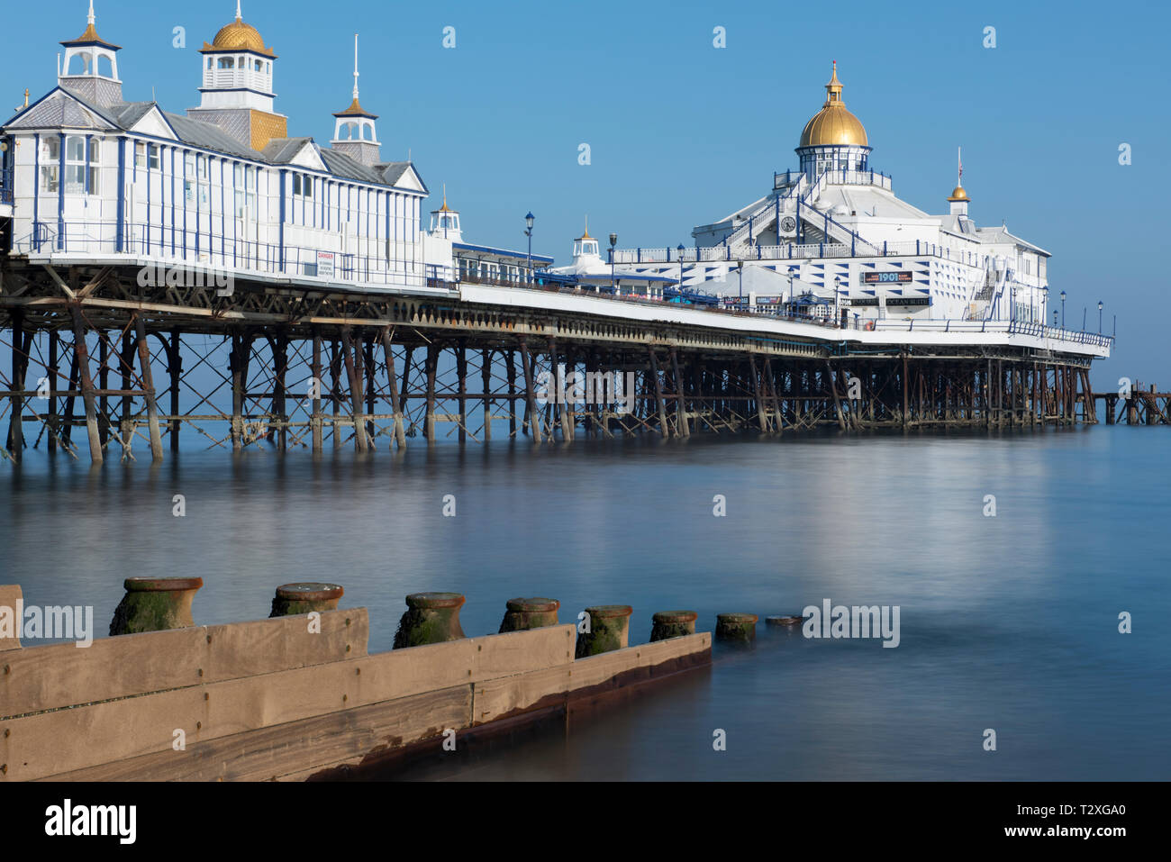 Eastbourne Pier in der Grafschaft East Sussex an der Südküste von England, Großbritannien Stockfoto