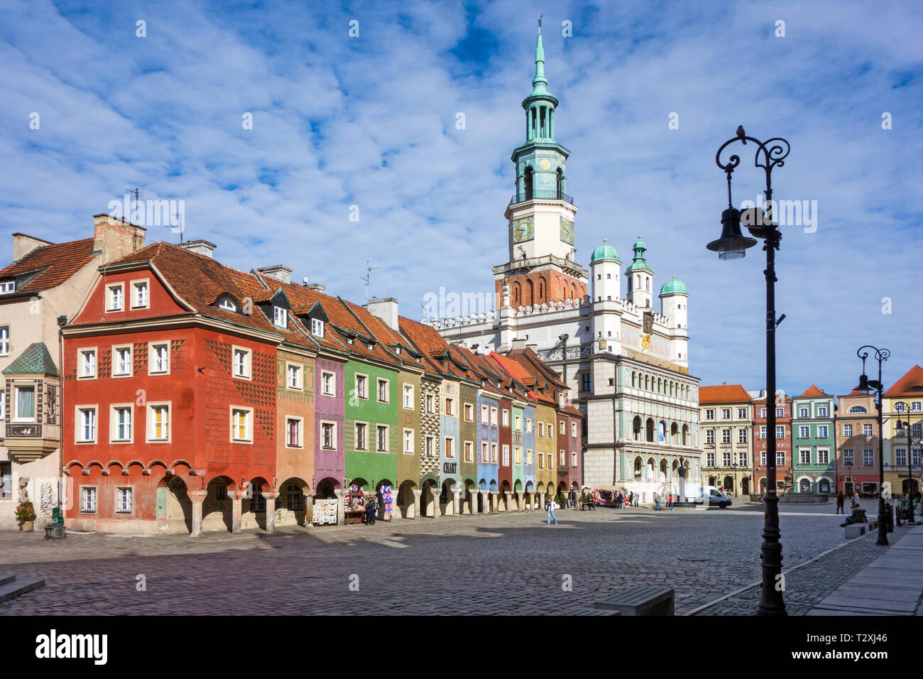 Die Altstadt in der polnischen Stadt Poznan Polen mit seinem bunten Häuser Restaurants und Cafes Stockfoto