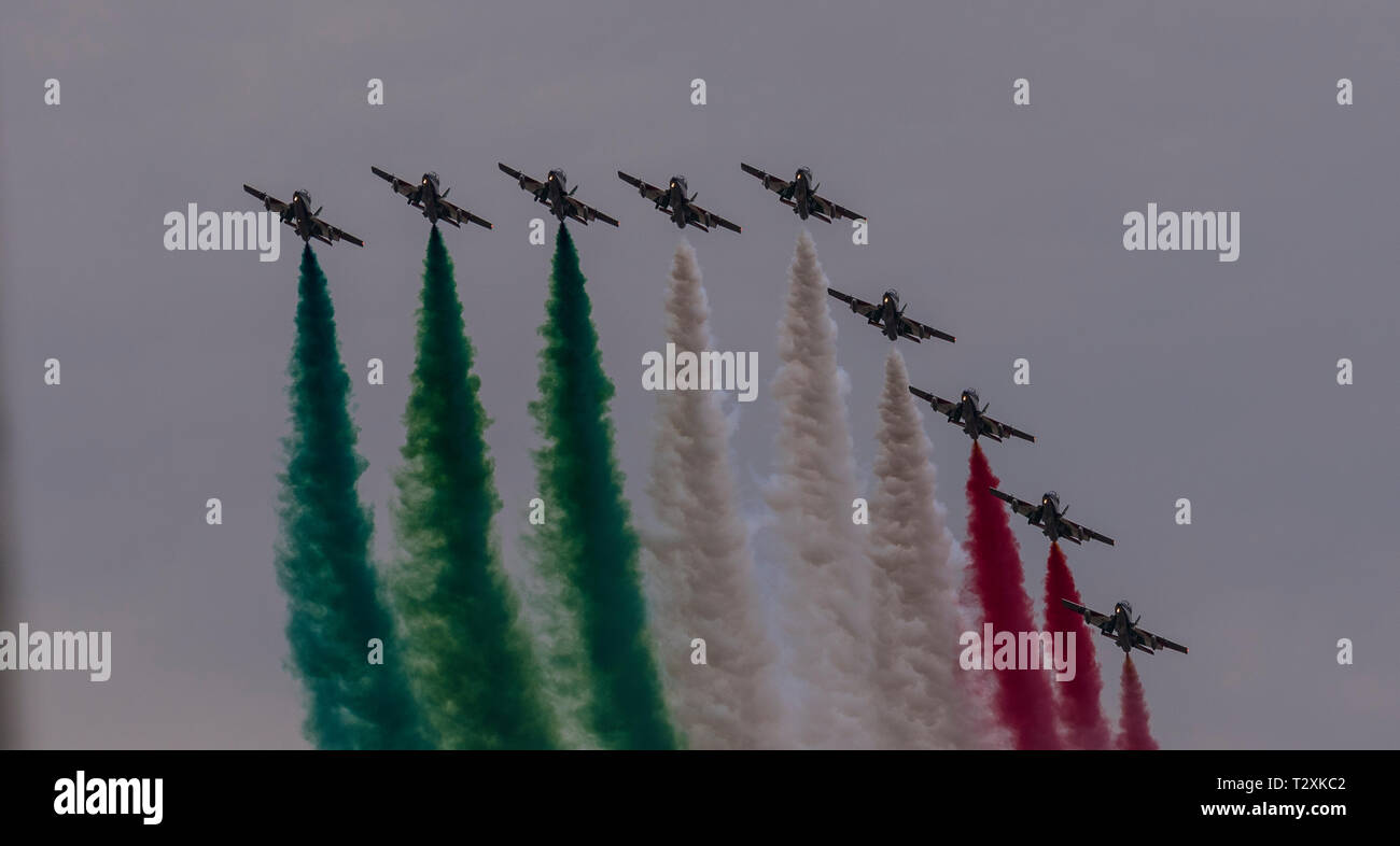 Schmale wege -Fotos und -Bildmaterial in hoher Auflösung – Alamy