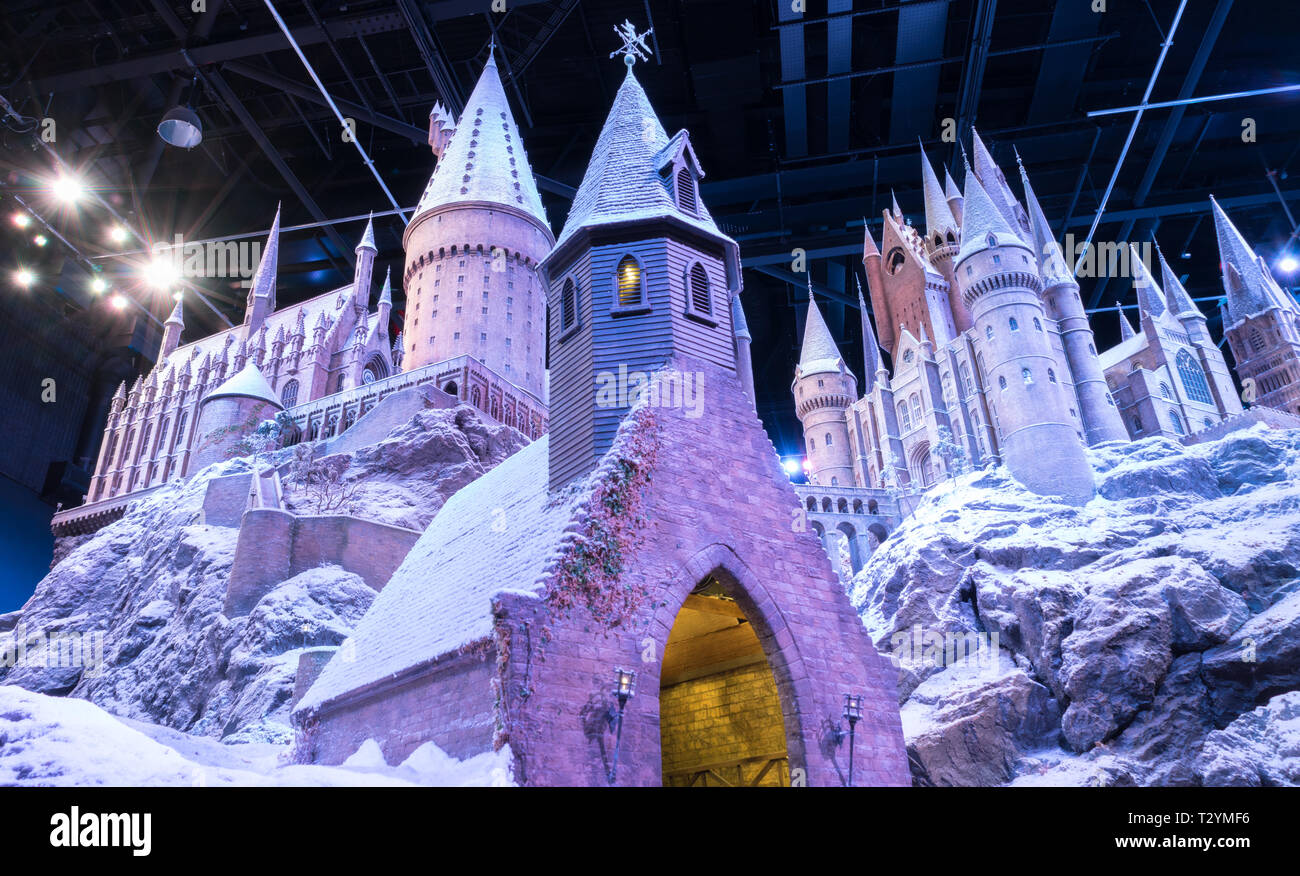 Warner Bros. Studio Tour" die Herstellung von Harry Potter' enorme Modell von Hogwarts schloss in der Produktion der Filme Leavesden, London verwendet Stockfoto