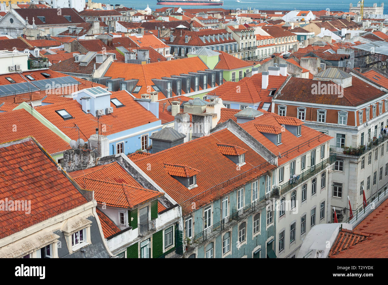 11.06.2018, Lissabon, Portugal, Europa - einen erhöhten Blick auf die Gebäude im historischen Stadtteil Baixa. Stockfoto