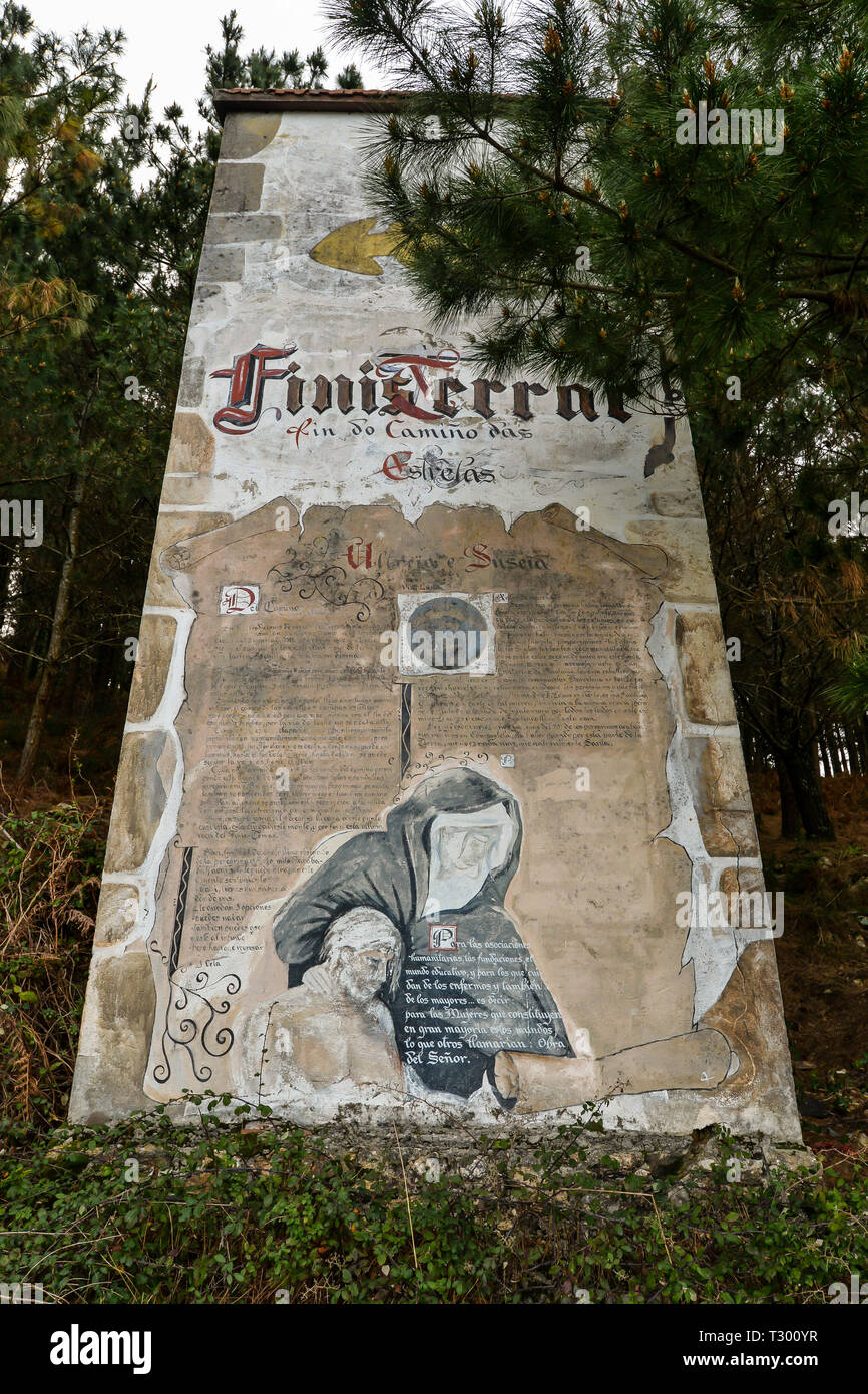 Malerei auf der Seite einer Wand in der Nähe von Finisterre, dem Ende des Camino de Santiago Stockfoto