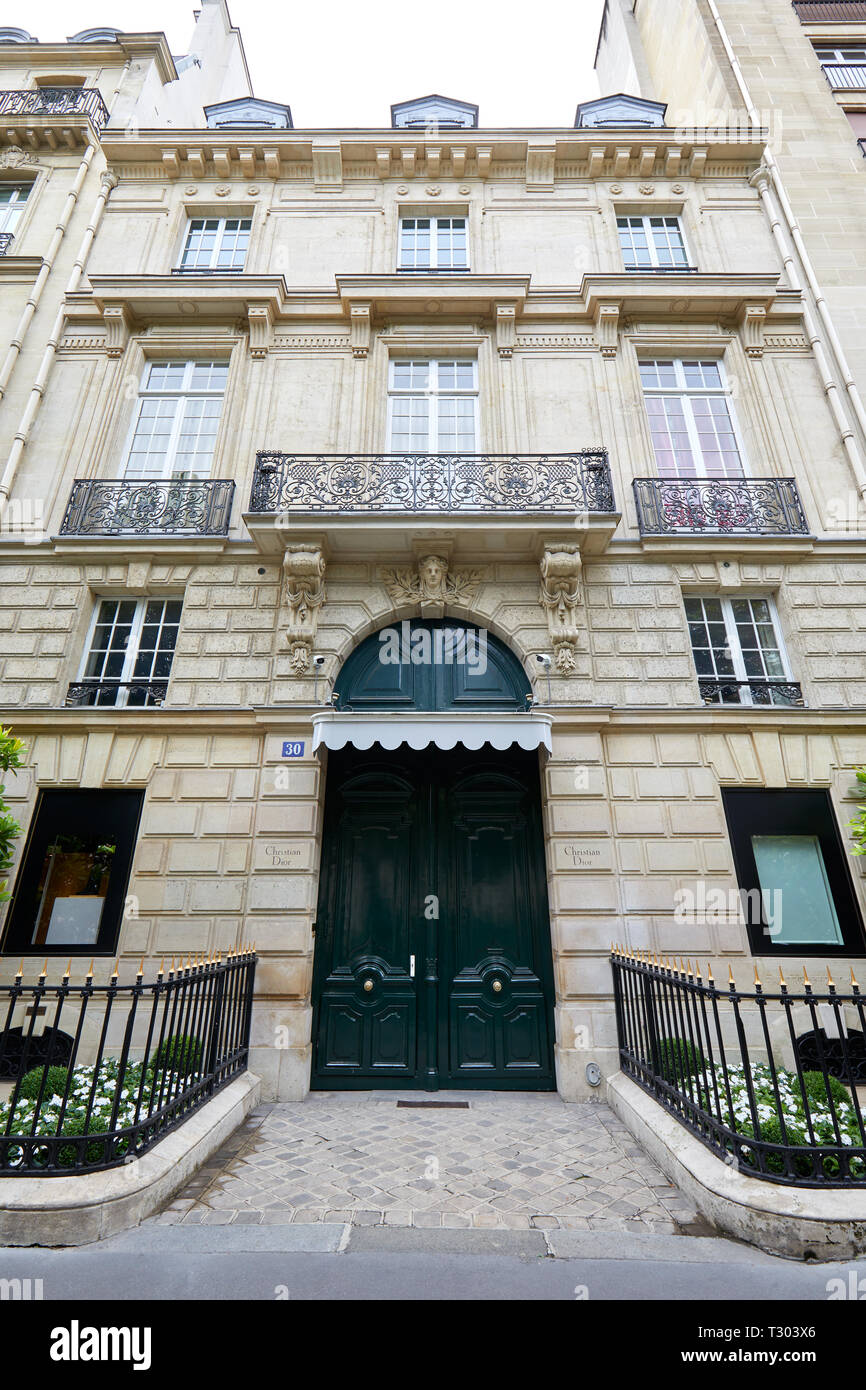 PARIS, Frankreich, 22. JULI 2017: Christian Dior Gebäude, Maison in der Avenue Montaigne 30 in Paris, Frankreich. Stockfoto
