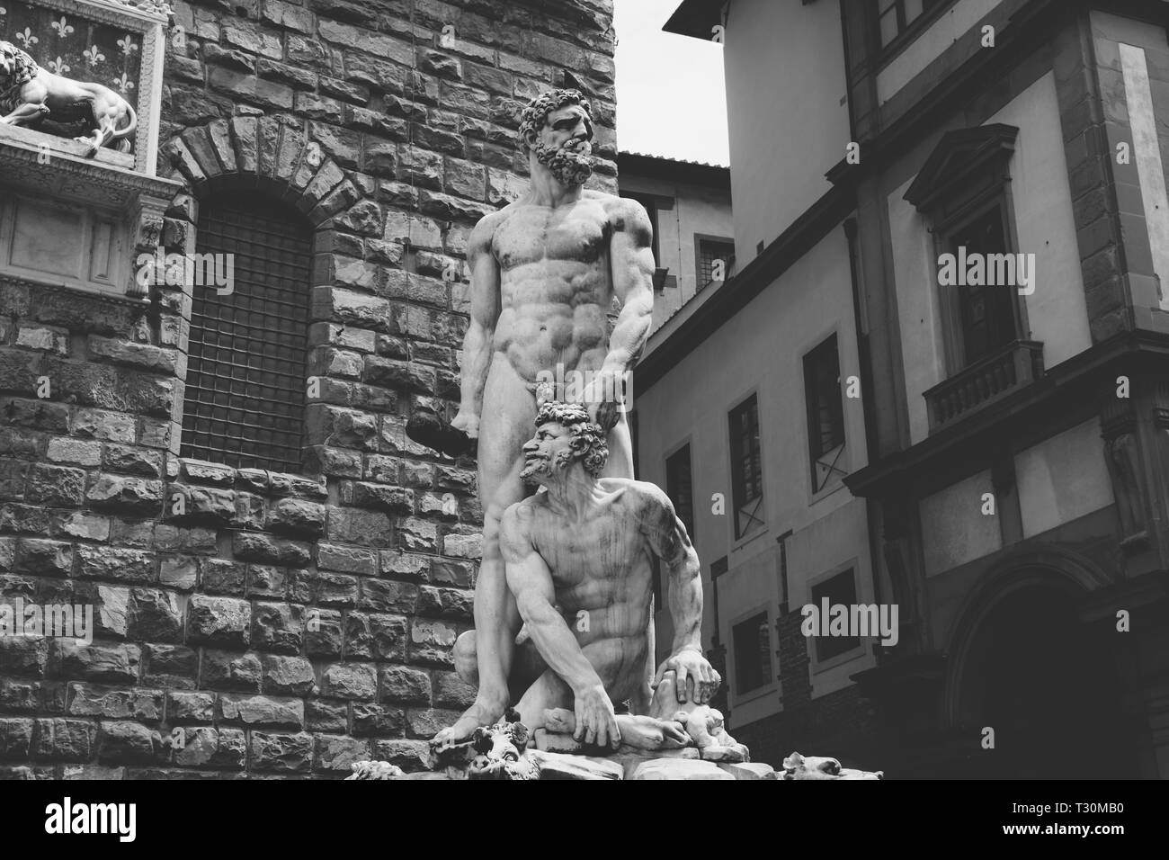 Florenz, Italien, 24. Juni 2018: Detailansicht von Marmor Skulptur Herkules und Cacus durch Bartolommeo Bandinelli vor dem Palazzo Vecchio (Alter Palast. Stockfoto