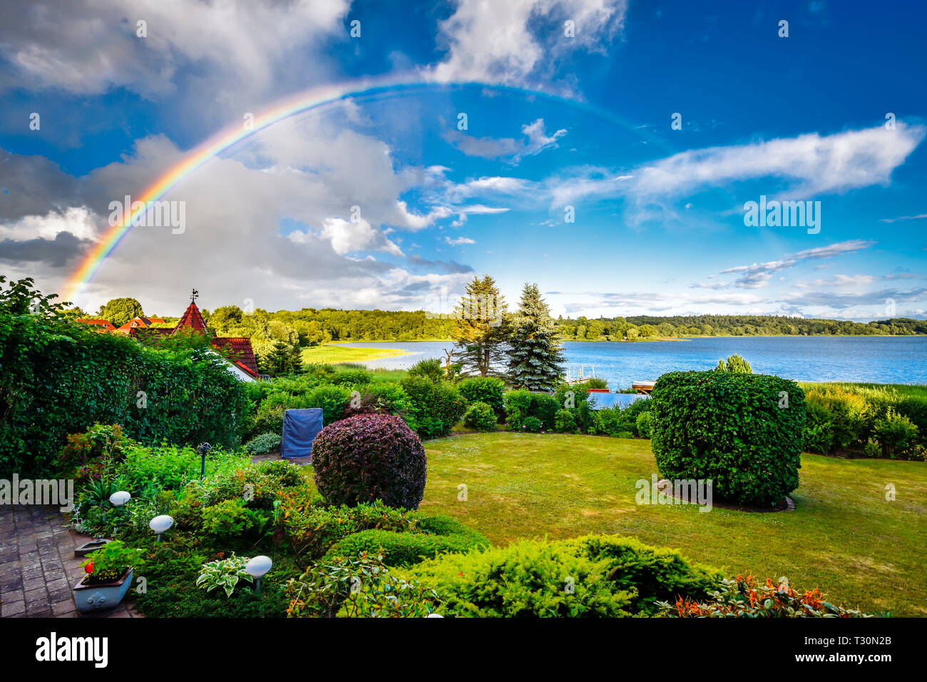 Regenbogen über den großen Pönitzer See in Pönitz am See, Schleswig