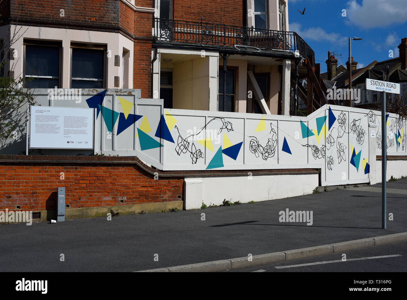 Temporäre öffentliche Kunstwerke von David Watkins über das nicht mehr genutzte Horten von Gebäuden. Ehemals Beecroft Art Gallery wegen Sanierung Stockfoto