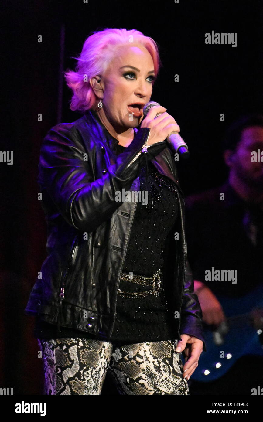 Country Musik Künstlerin Tanya Tucker ist dargestellt auf der Bühne während einer "live"-Konzert aussehen. Stockfoto