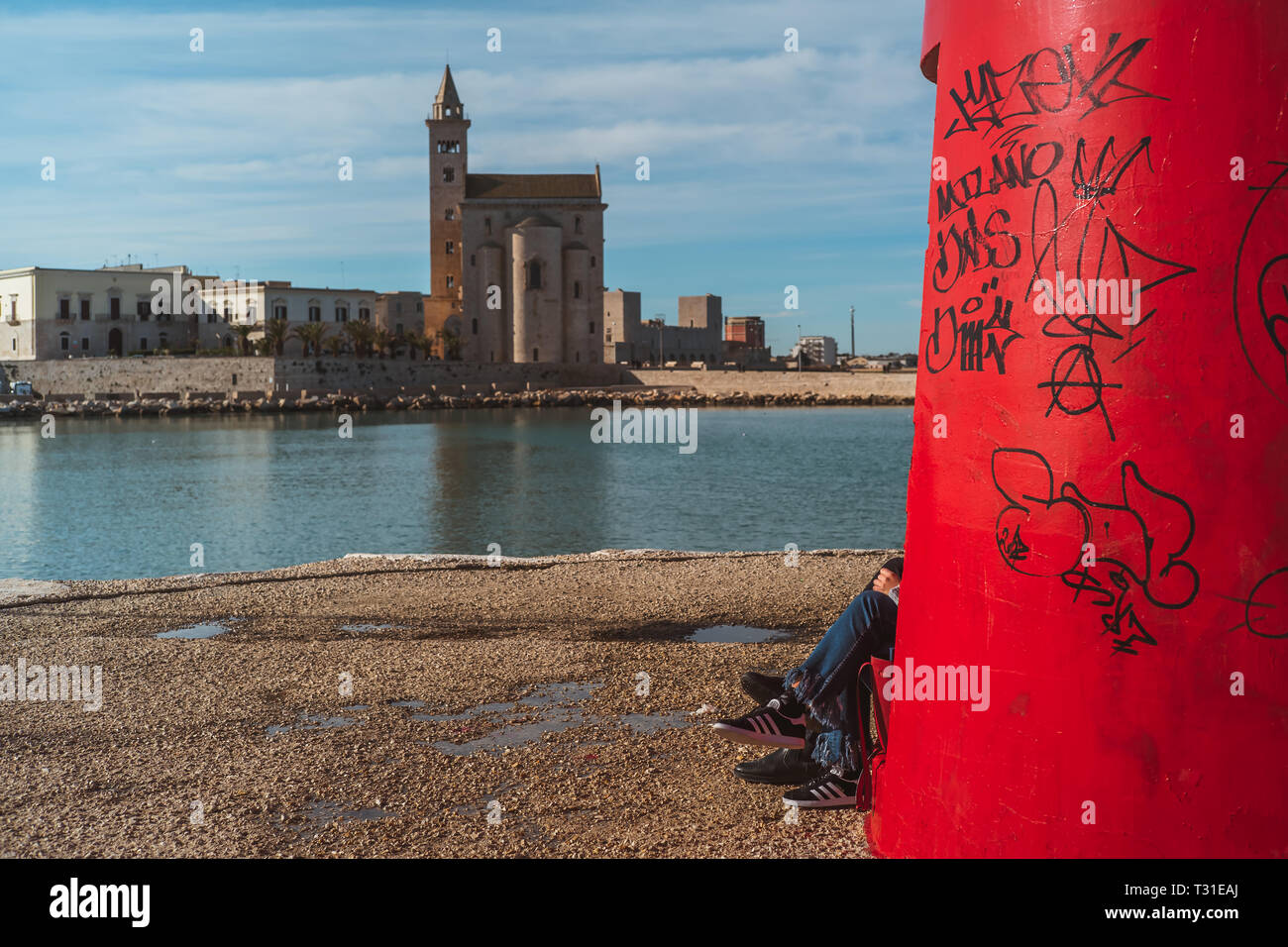 TRANI - Italien / Januar 2018: Das Leben im schönen Fischerdorf Stockfoto