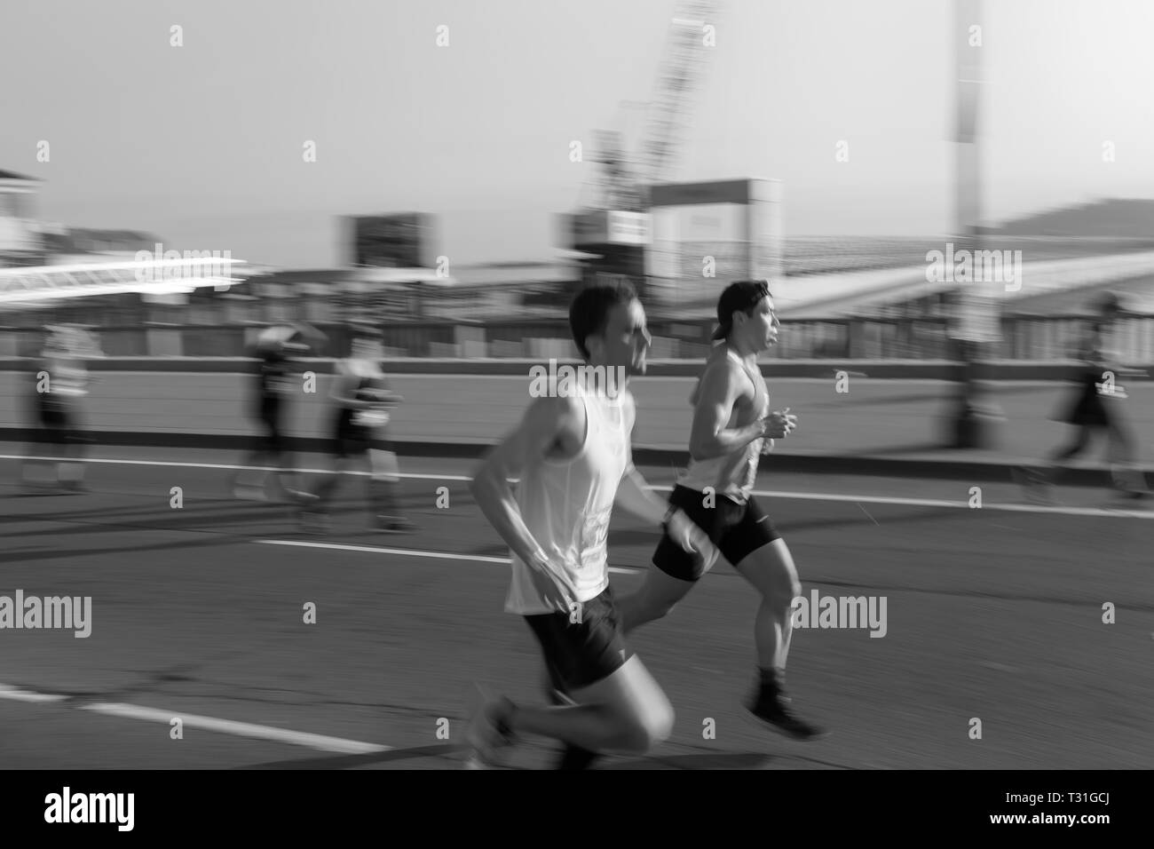 Kameraschwenk auf Läufer Marathon in San Francisco, California, United States. Stockfoto