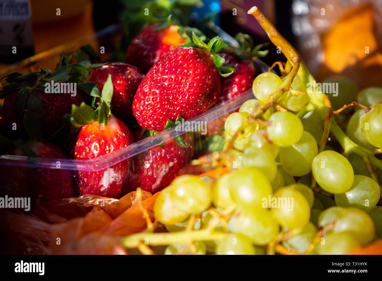 Früchte Mix close up Gesunde Ernährung an einem sonnigen Tag Stockfoto