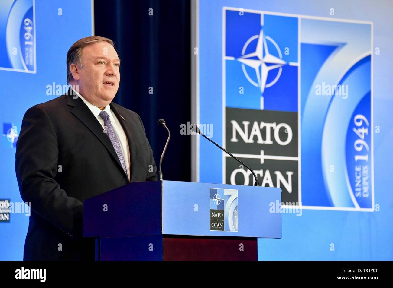Us-Staatssekretär Mike Pompeo liefert Erläuterungen während einer Pressekonferenz auf der NATO-Ministertreffens im State Department im April 4, 2019 in Washington, D.C. Stockfoto