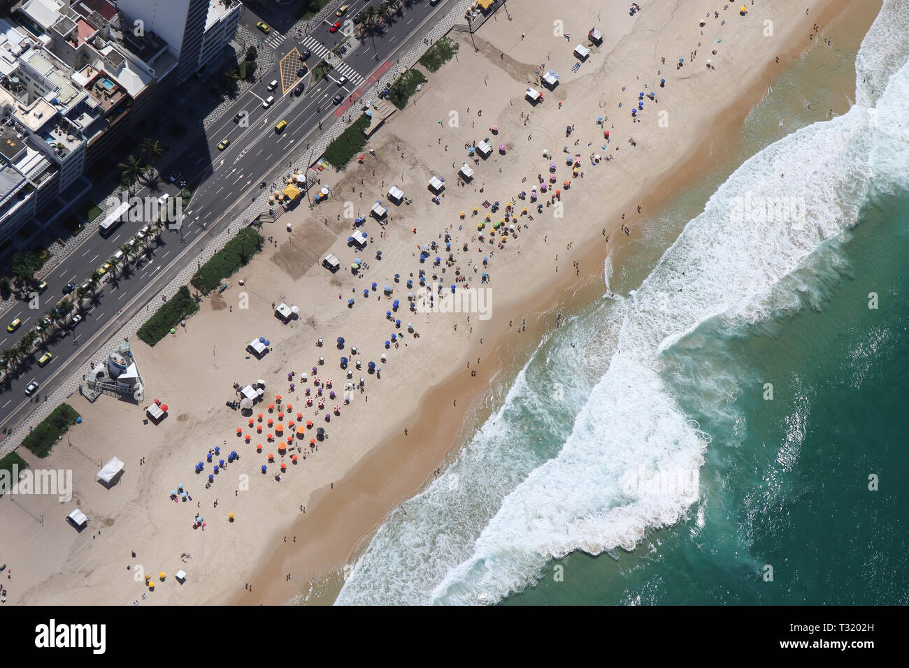 Rundflug über die Küste von Rio de Janeiro mit atemberaubendem Blick Stockfoto