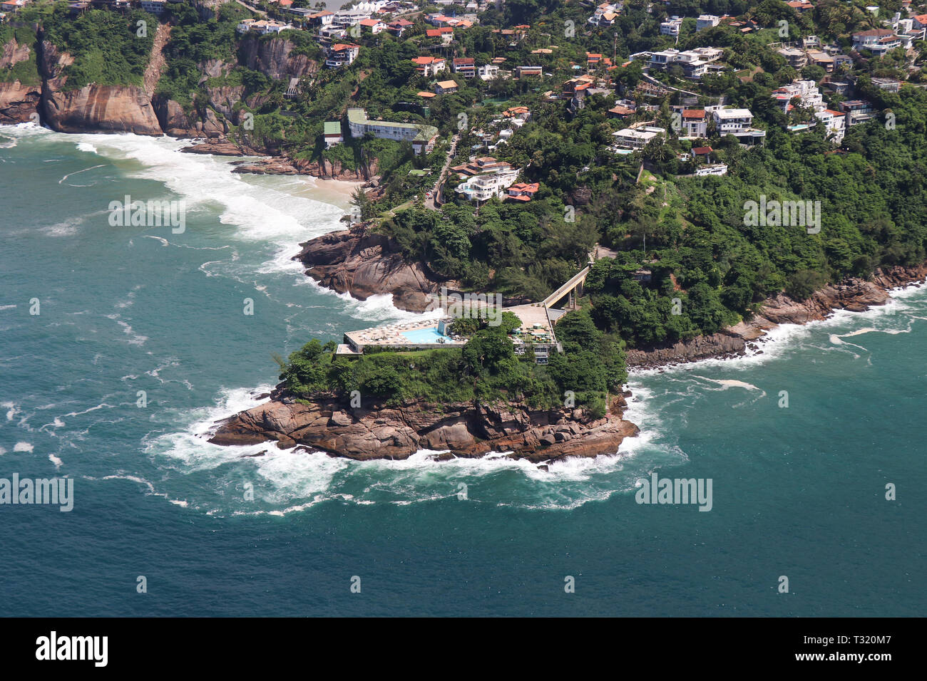 Rundflug über die Küste von Rio de Janeiro mit atemberaubendem Blick Stockfoto Rundflug über die Küste von Rio de Janeiro mit atemberaubendem Blick Stockfoto