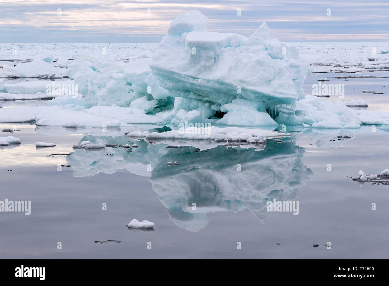 Kleine Eisberge, Spitzbergen, Arktis, Norwegen Stockfoto