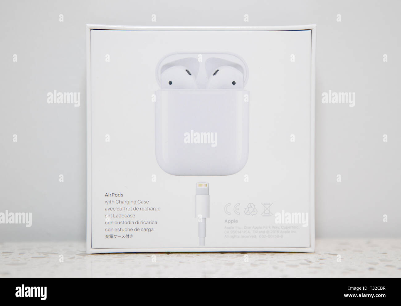 Lawrence County New Jersey, 30. März 2019: Apple AirPods Lawrence County New Jersey, 30. März 2019: Apple AirPods