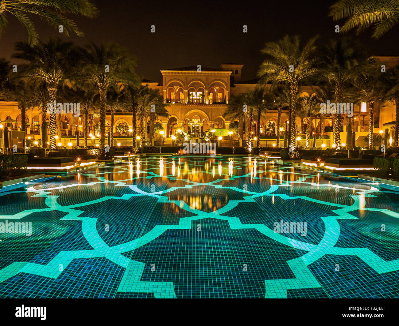 Die Nacht Blick auf ein und nur das Palm Hotel in Dubai Stockfoto