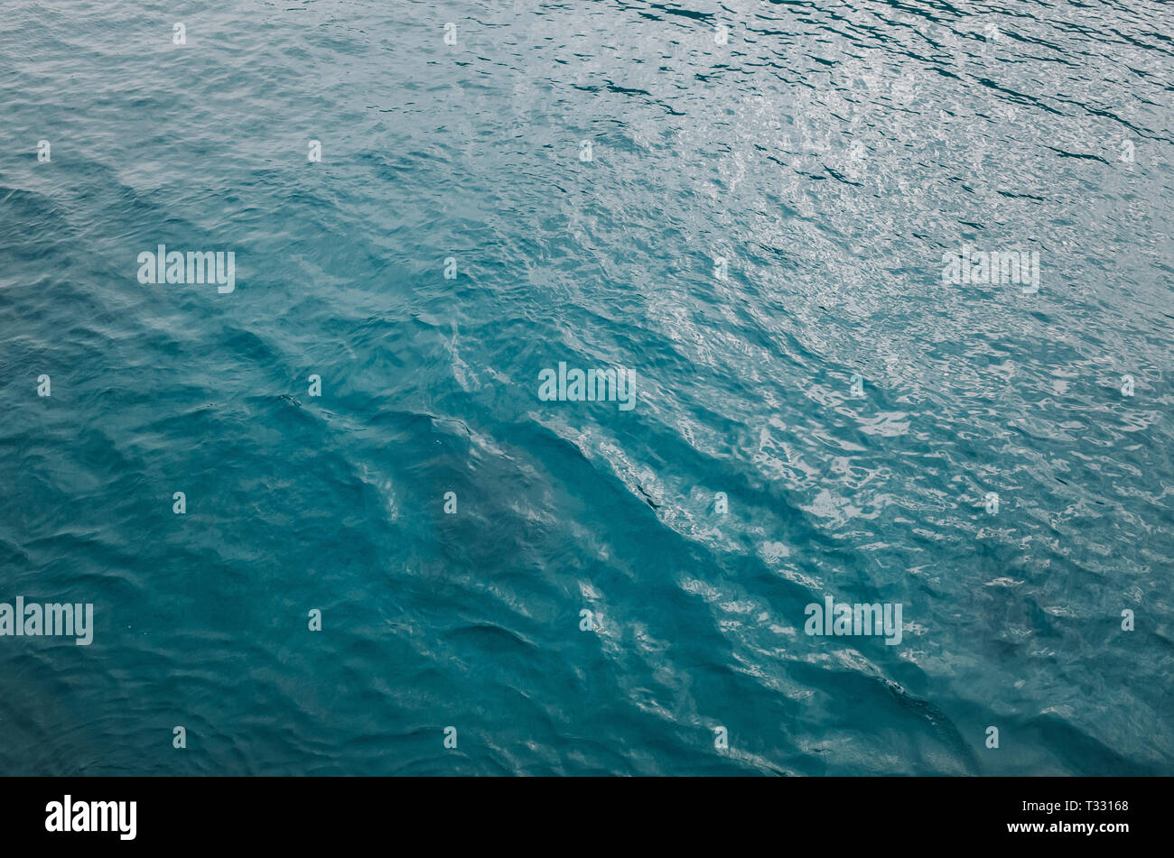 Shiny Blue Ocean Oberfläche Stockfoto