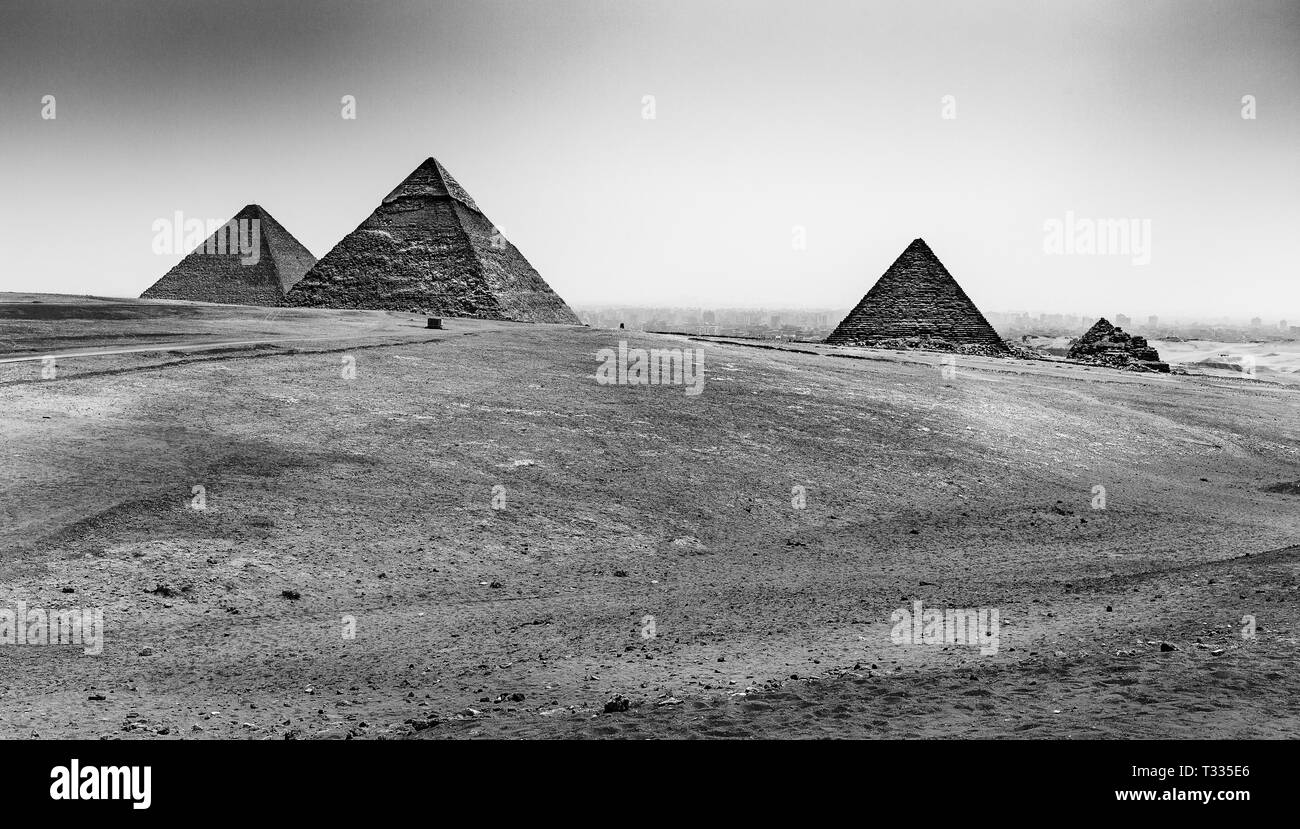 Die großen Pyramiden auf dem Plateau von Gizeh in Ägypten Stockfoto