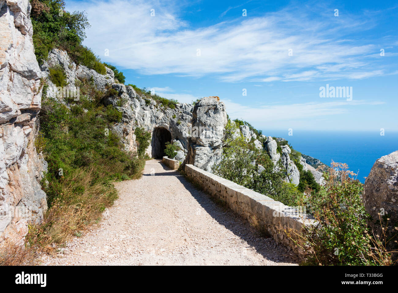 Teil der spektakulären Wanderweg in la Parc de la Grande Corniche auf der Strecke zwischen La Turbie und Eze in der Côte d'Azur Stockfoto