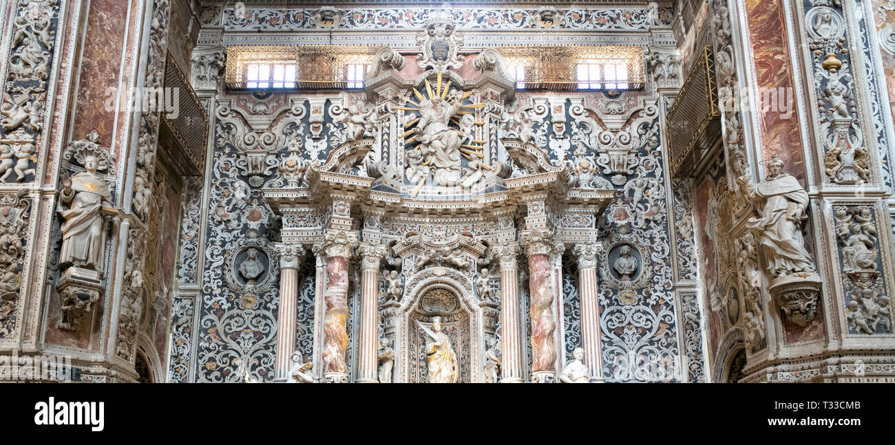 Marmor Statuen in der Kirche und das Kloster der Heiligen Katharina (Santa Caterina) an der Piazza Bellini und der Piazza Pretoria, Palermo, Sizilien Stockfoto