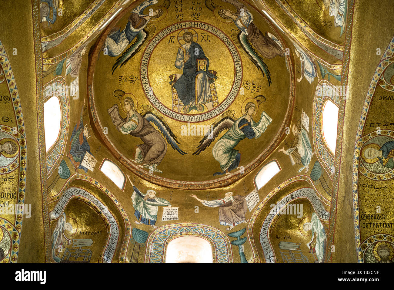 Reich verzierte Kuppel in der Martorana Kirche, die Kirche der Hl. Maria von den Admiral an der Piazza Bellini, Palermo, Sizilien Stockfoto