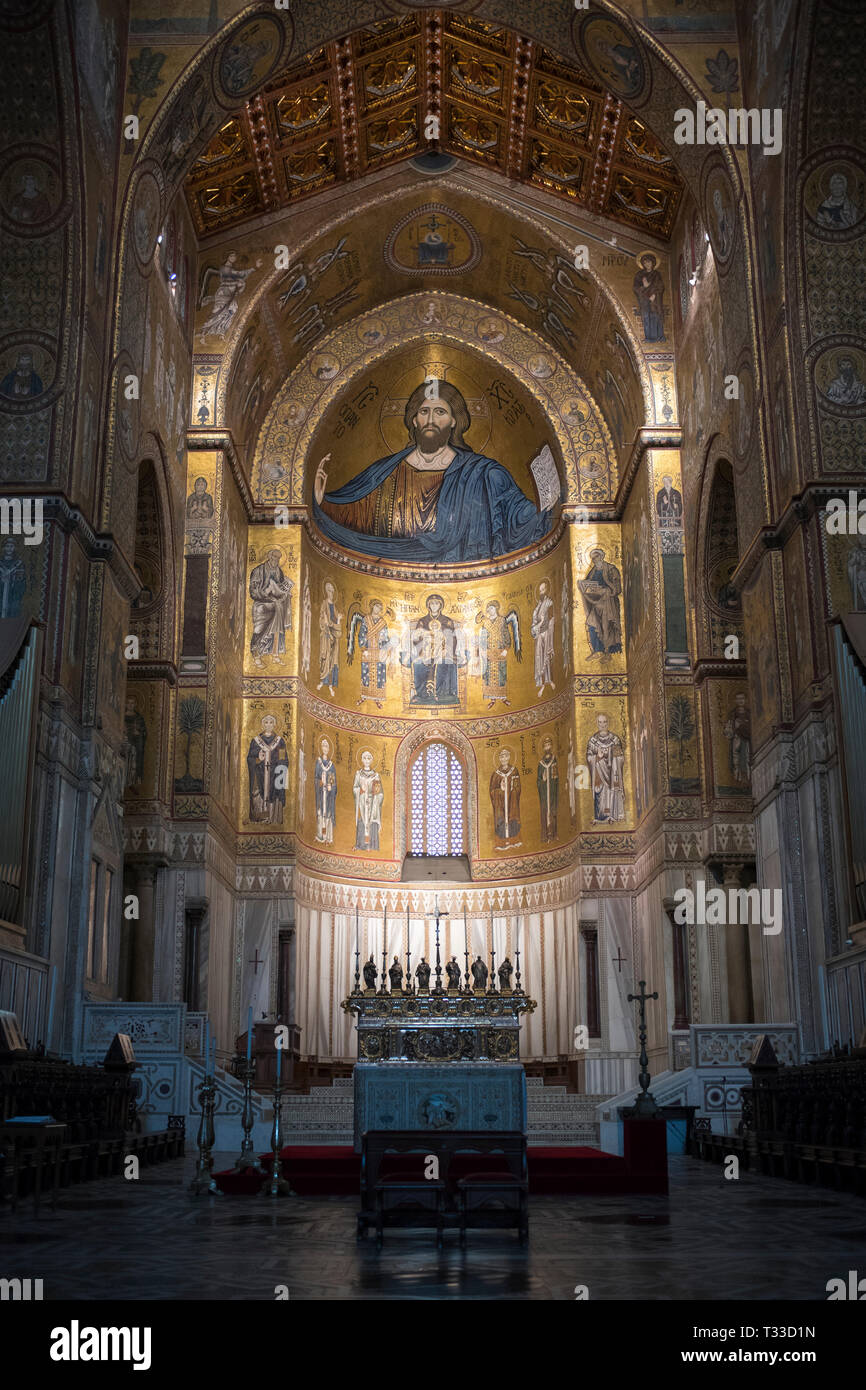 Berühmten Mosaiken und Jesus Christus Pantokrator in der Kathedrale Basilica Kathedrale Parrocchia Santa Maria Nuova in Monreale, Sizilien, Italien Stockfoto